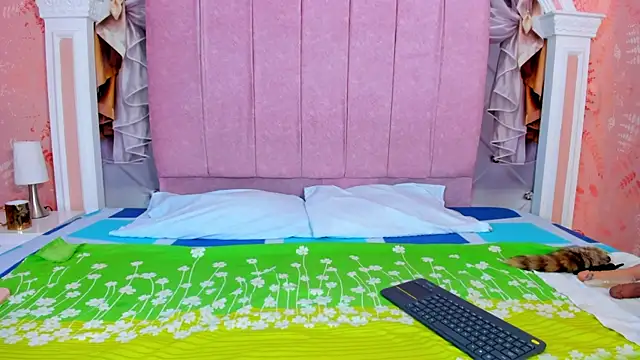 mishell lovely online show from November 9, 2025, 3:43 am