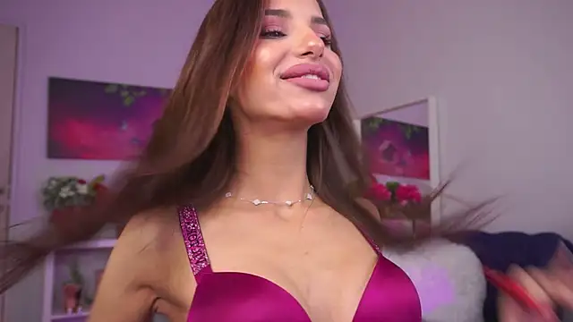 ZariaVera online show from October 13, 2025, 6:42 pm