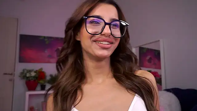 ZariaVera online show from November 10, 2025, 6:35 pm