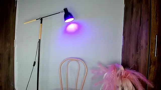 Snapshot of khate_smith chatting on February 10, 2026, 3:55 pm khate smith online show from February 10, 2026, 3:55 pm