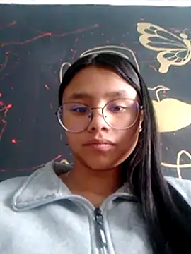 SofieLove 01 online show from April 4, 2026, 8:04 pm