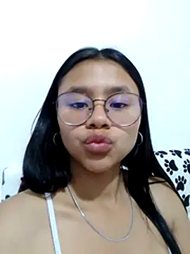 SofieLove 01 online show from March 26, 2026, 7:39 am