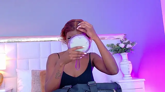 MadeleineHocker online show from November 3, 2025, 12:53 pm