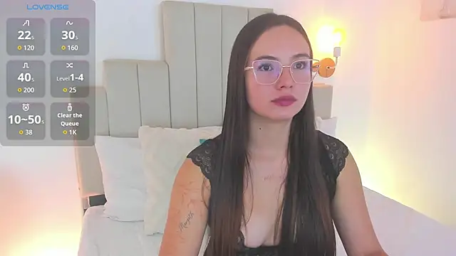 Snapshot of DafneVega chatting on November 11, 2025, 1:06 pm DafneVega online show from November 11, 2025, 1:06 pm