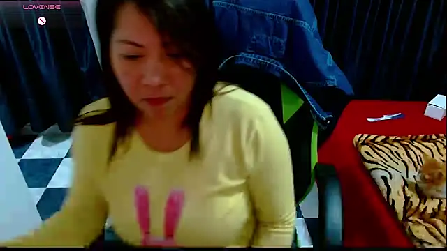 Snapshot of hiilarybrown chatting on July 15, 2026, 2:07 am hiilarybrown online show from July 15, 2026, 2:07 am