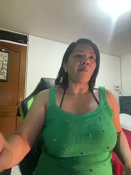 Snapshot of hiilarybrown chatting on April 28, 2026, 11:31 pm hiilarybrown online show from April 28, 2026, 11:31 pm