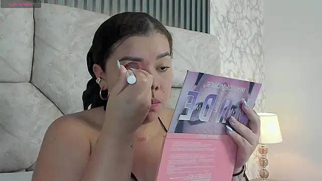 leilapons online show from October 16, 2025, 7:33 pm