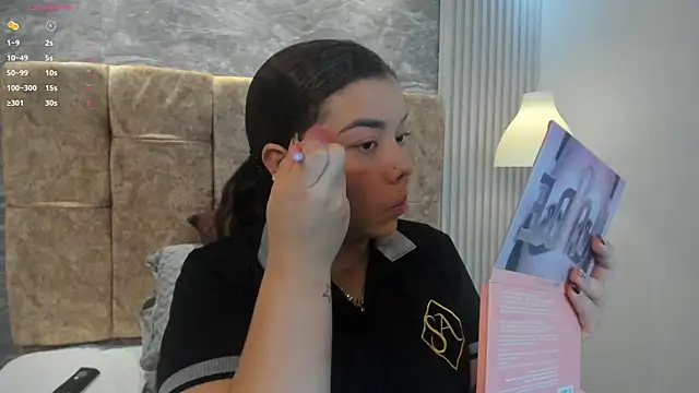 leilapons online show from November 15, 2025, 6:01 pm