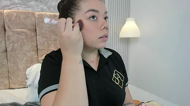 leilapons online show from October 5, 2025, 4:31 pm