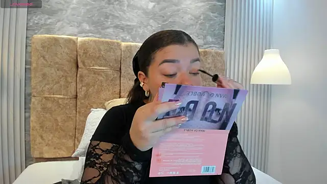 leilapons online show from October 26, 2025, 5:24 pm