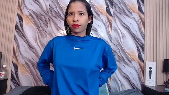 Samantha Fox69  online show from November 7, 2025, 7:29 pm