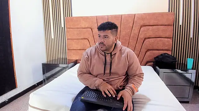 michael hill1 online show from November 29, 2025, 1:55 pm