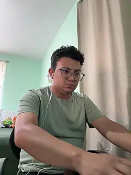 Snapshot of JaviSala chatting on May 20, 2026, 7:44 pm JaviSala online show from May 20, 2026, 7:44 pm