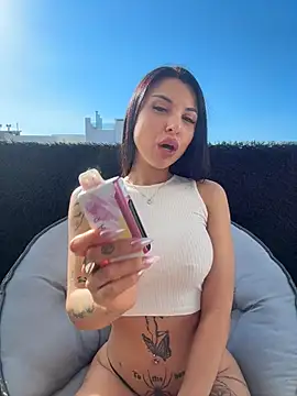 Sasha-Bloom online show from April 10, 2026, 6:37 pm