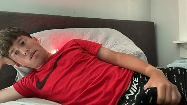 Snapshot of isiah_xx chatting on November 3, 2025, 4:32 pm isiah xx online show from November 3, 2025, 4:32 pm