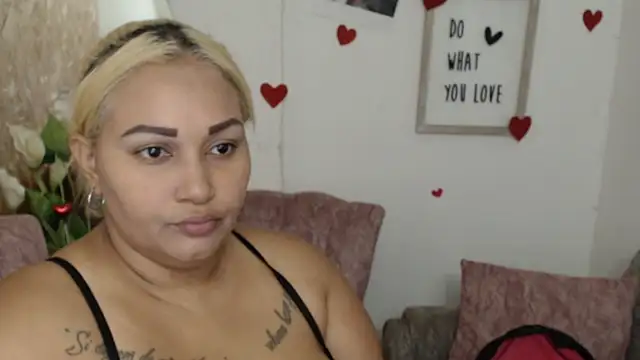 laleska montenegro online show from November 20, 2025, 2:45 am