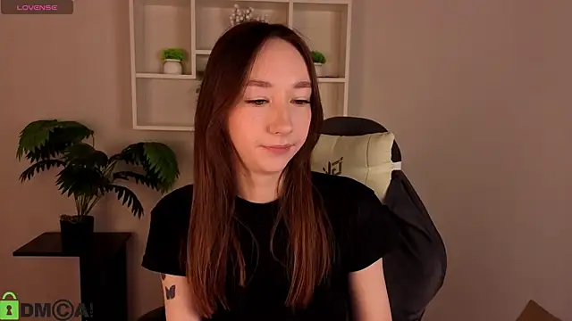 Miche1le Allenne online show from April 3, 2026, 1:23 am