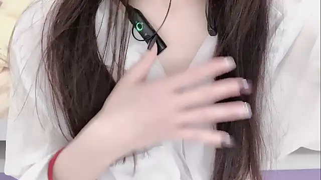 iukoi-77yo online show from November 17, 2025, 6:01 pm