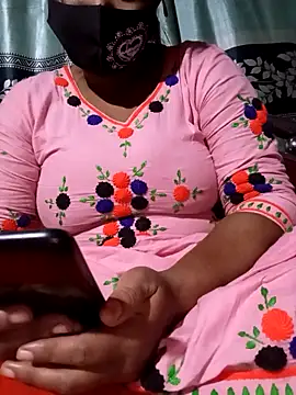 ANNA HOT111 online show from November 12, 2025, 5:06 pm