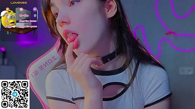 Sophie SkyAngel online show from February 28, 2026, 6:29 pm