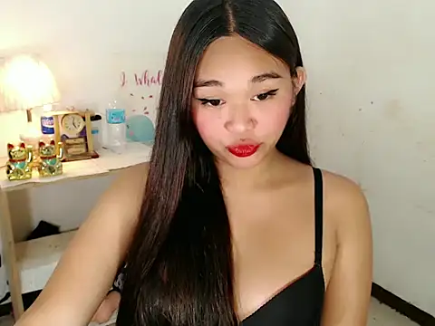 Malia cummer online show from October 15, 2025, 10:18 pm