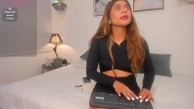 Snapshot of MiaCoopper chatting on October 9, 2025, 2:56 am MiaCoopper online show from October 9, 2025, 2:56 am