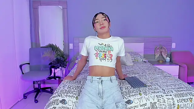 Snapshot of Alaiaguerra chatting on October 15, 2025, 7:55 pm Alaiaguerra online show from October 15, 2025, 7:55 pm