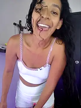 Amber-Sweett online show from November 18, 2025, 6:22 pm