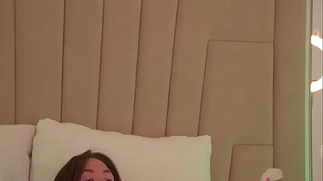 MeganStrain online show from February 26, 2026, 3:28 am