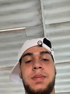 enzo vittale03  online show from September 21, 2025, 3:39 pm