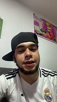 enzo vittale03  online show from March 11, 2026, 1:32 am