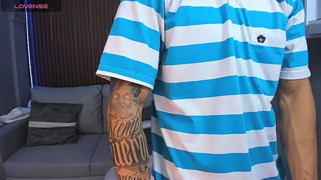 Snapshot of Leo_santoro chatting on November 13, 2025, 1:04 pm Leo santoro online show from November 13, 2025, 1:04 pm