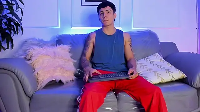 Snapshot of Leo_santoro chatting on March 1, 2026, 3:01 pm Leo santoro online show from March 1, 2026, 3:01 pm