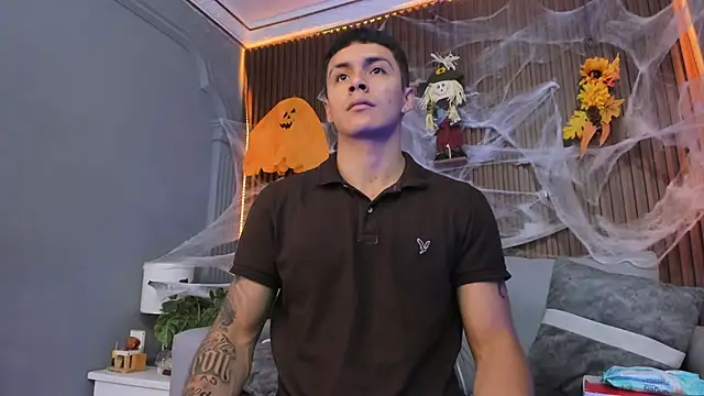 Snapshot of Leo_santoro chatting on October 11, 2025, 1:34 pm Leo santoro online show from October 11, 2025, 1:34 pm