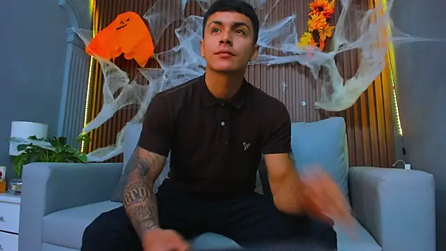 Snapshot of Leo_santoro chatting on October 30, 2025, 1:31 pm Leo santoro online show from October 30, 2025, 1:31 pm