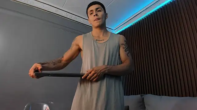 Snapshot of Leo_santoro chatting on September 13, 2025, 2:06 pm Leo santoro online show from September 13, 2025, 2:06 pm