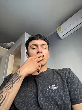 Snapshot of Leo_santoro chatting on February 25, 2026, 2:50 pm Leo santoro online show from February 25, 2026, 2:50 pm