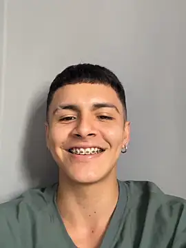 Snapshot of Leo_santoro chatting on September 29, 2025, 1:28 pm Leo santoro online show from September 29, 2025, 1:28 pm