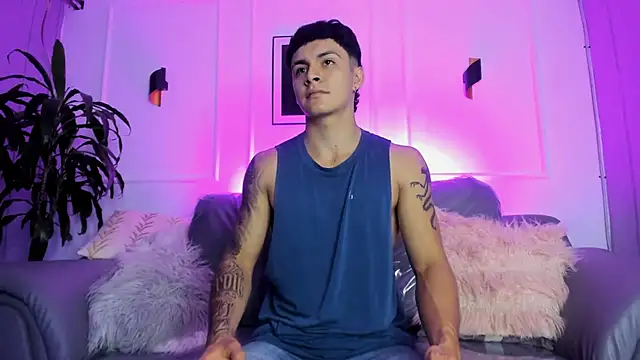 Snapshot of Leo_santoro chatting on February 16, 2026, 1:54 pm Leo santoro online show from February 16, 2026, 1:54 pm