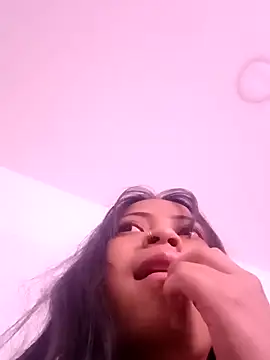 LilyCutee  online show from September 30, 2025, 7:20 pm
