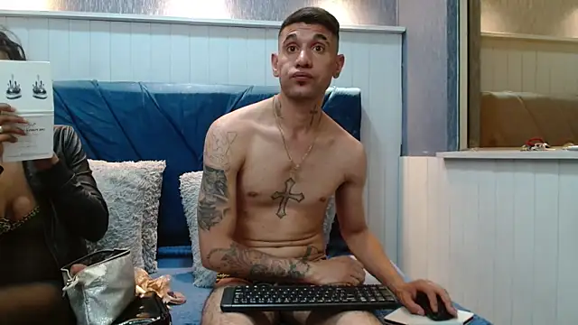 StormAndLogan online show from September 26, 2025, 7:32 pm