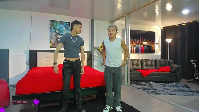 Bisexlifehot   online show from February 28, 2026, 11:04 pm