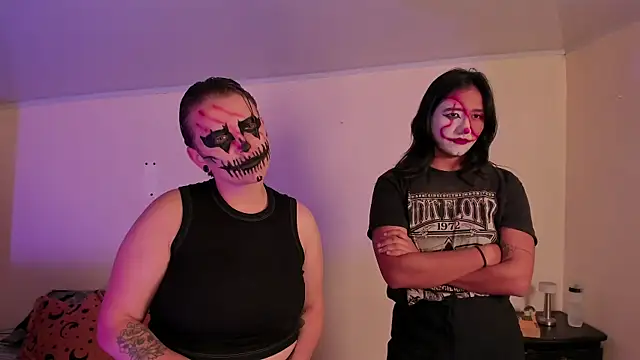 Snapshot of CrazyCakes_ chatting on October 31, 2025, 6:54 am CrazyCakes  online show from October 31, 2025, 6:54 am