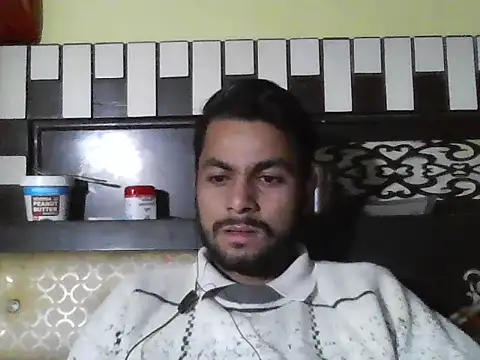 ursdreamperson online show from December 22, 2025, 4:01 am