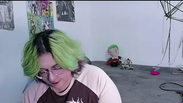 XxGreenGoodxX online show from April 16, 2026, 10:01 pm