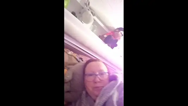 WifeyXRated online show from December 3, 2025, 10:58 am