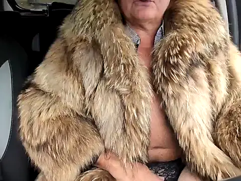 furgamer44 online show from September 26, 2025, 8:21 am