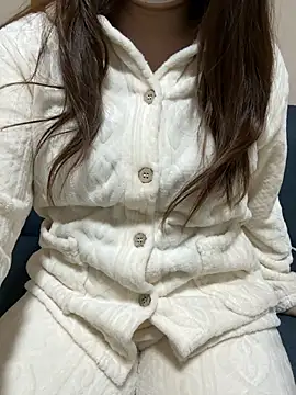 Snapshot of mayu06000 chatting on December 19, 2025, 5:37 pm mayu06000 online show from December 19, 2025, 5:37 pm