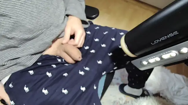 Snapshot of BenReich chatting on October 26, 2025, 12:27 pm BenReich online show from October 26, 2025, 12:27 pm