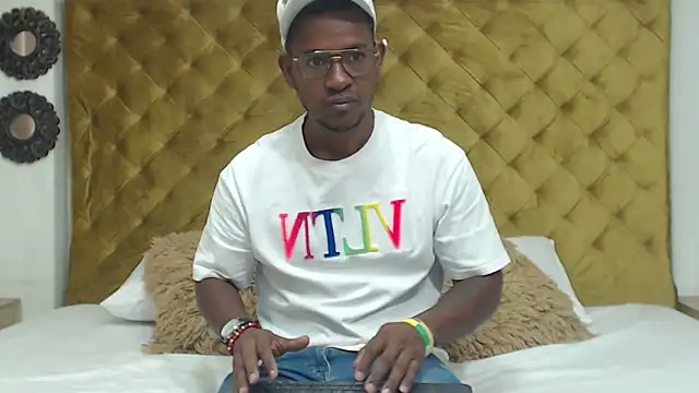 Snapshot of AndyCalifornia1 chatting on October 29, 2025, 12:26 pm AndyCalifornia1 online show from October 29, 2025, 12:26 pm